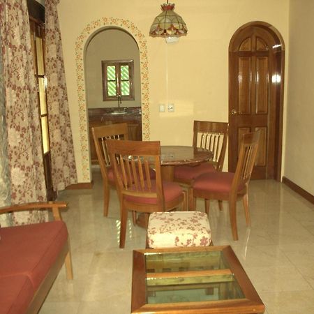 Cancun International Suites Buitenkant foto