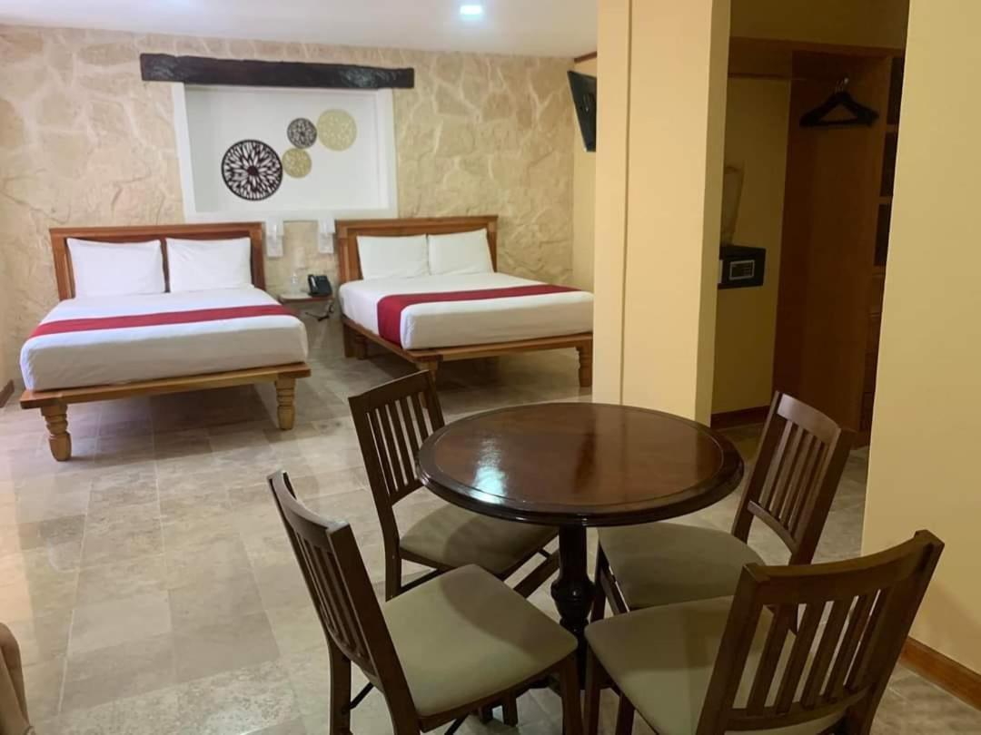 Cancun International Suites Buitenkant foto